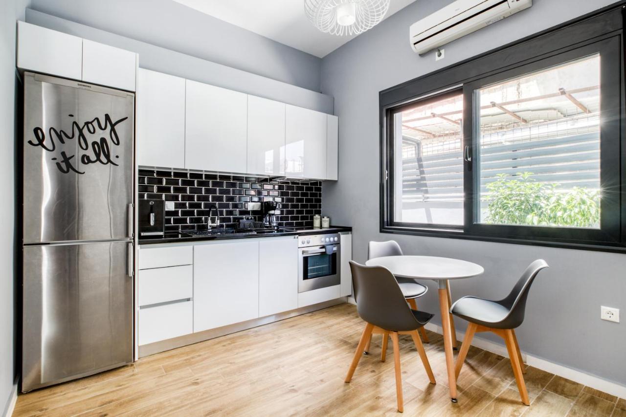 Spacious Flat With Courtyard And Private Parking! Athens Exterior photo