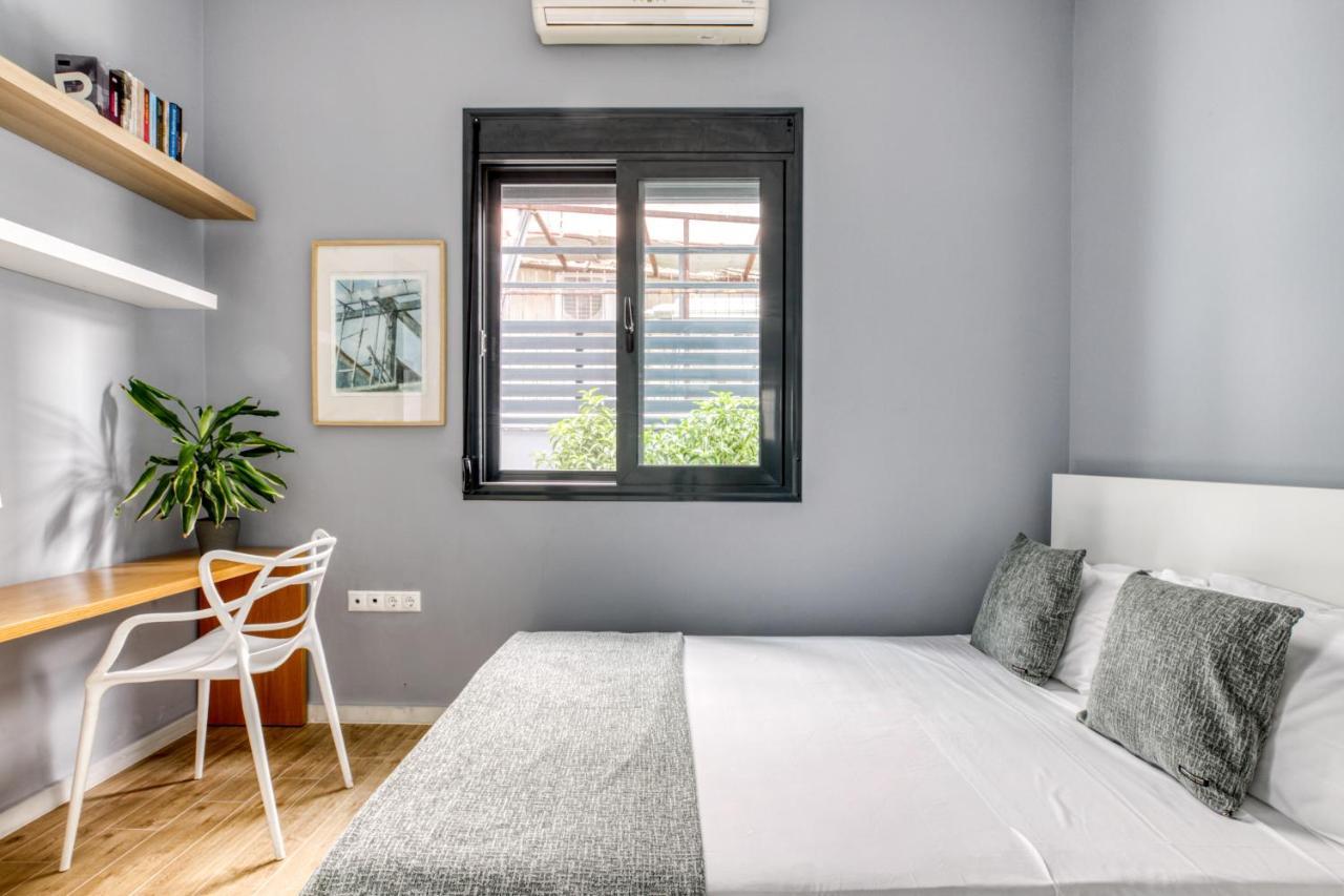Spacious Flat With Courtyard And Private Parking! Athens Exterior photo