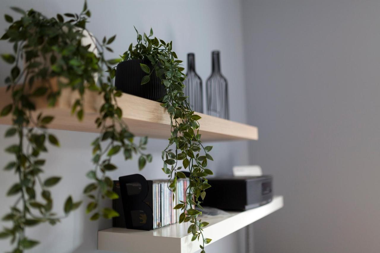 Spacious Flat With Courtyard And Private Parking! Athens Exterior photo