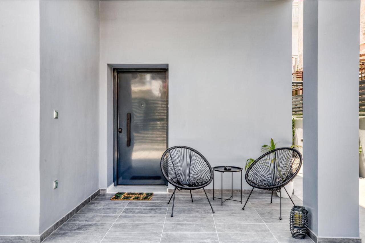 Spacious Flat With Courtyard And Private Parking! Apartment Athens Exterior photo