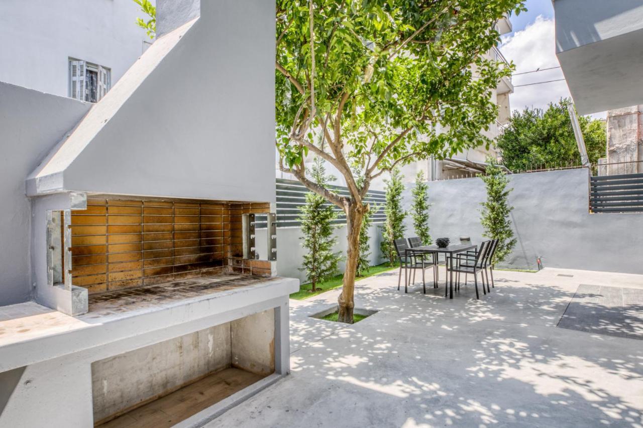 Spacious Flat With Courtyard And Private Parking! Athens Exterior photo