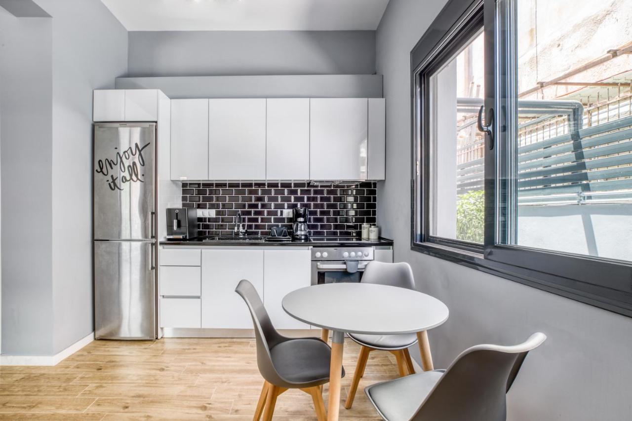 Spacious Flat With Courtyard And Private Parking! Athens Exterior photo