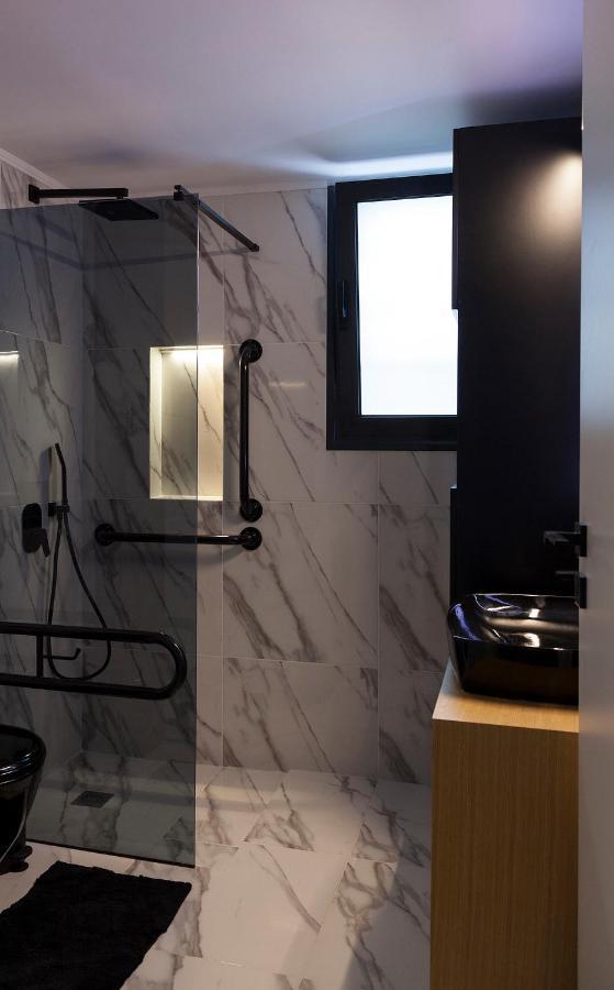 Spacious Flat With Courtyard And Private Parking! Athens Exterior photo